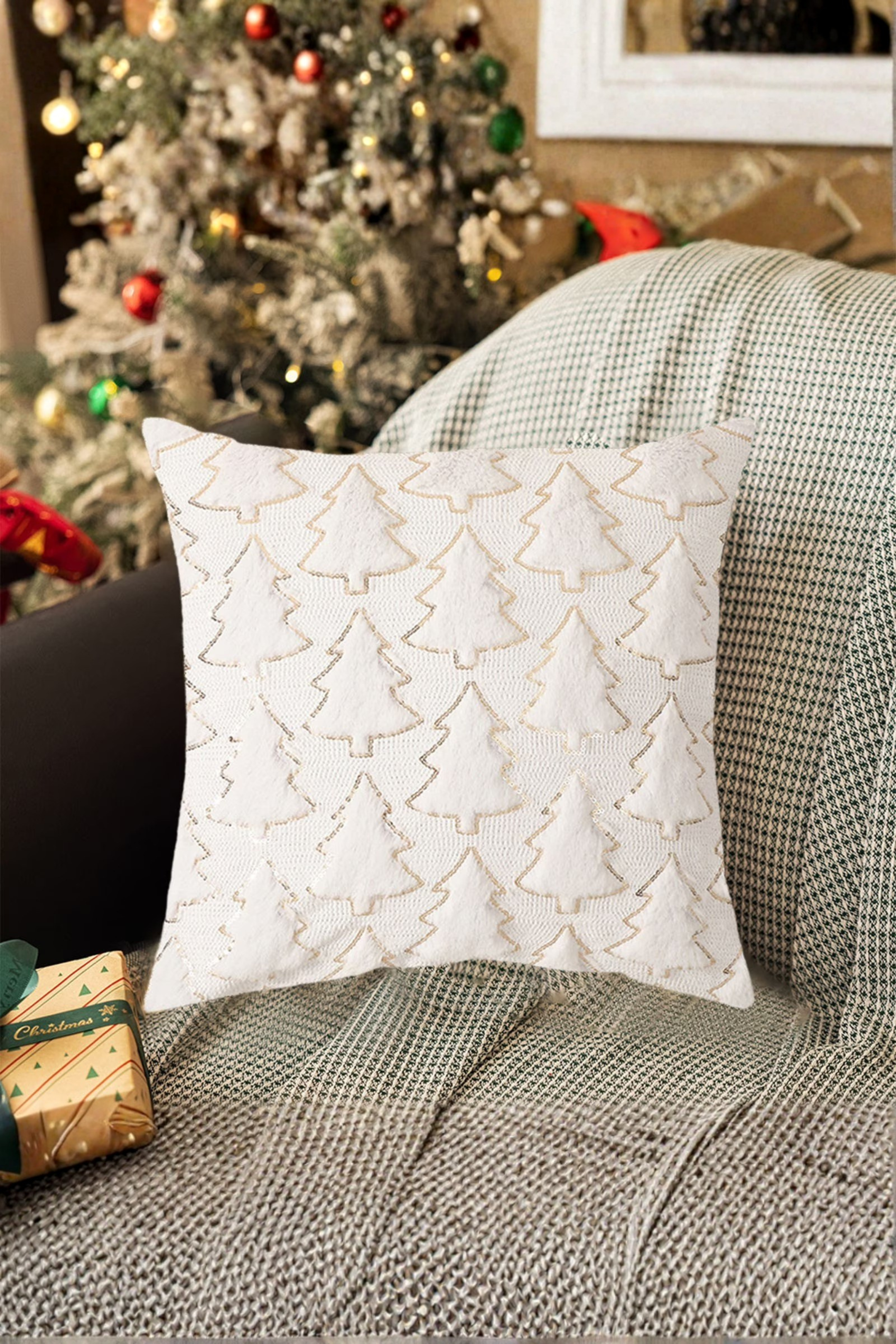 Christmas Tree Embroidered Pillowcase ﻿